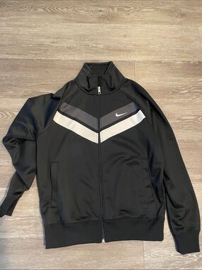 Nike Striker Black Men’s Full-Zip Track Jacket with Gray and White Chevron
